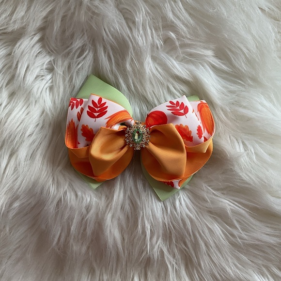 Bow - Picture 1 of 1